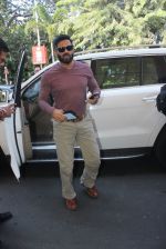 Sunil Shetty snapped at airport on 22nd Jan 2016